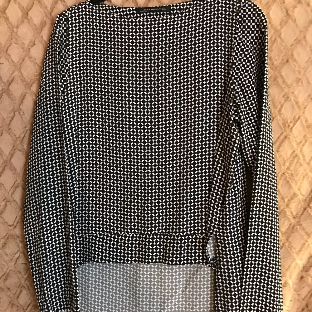 Zara Top- size Large. Black and whit dress shirt